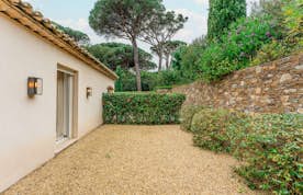location - Pampres - Private Garden of a Charming House  location - Pampres - Discover this beautiful private garden with well-maintained trees and shrubs, offering a peaceful and natural setting.