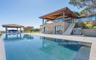 location - Blu - Modern house with pool and terrace  location - Blu - This modern house features an outdoor pool, a spacious terrace, and a contemporary design. Ideal for luxury and comfort lovers.