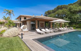 location - Palmiers - Luxury Villa with Pool and Terrace  location - Palmiers - Discover this stunning luxury villa with a private pool and spacious terrace. Perfect for relaxation and entertaining.