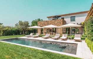 location - Avalon - Luxury Home with Pool and Garden  location - Avalon - Discover this stunning luxury home with a private pool and well-maintained garden. Perfect for relaxation and gatherings.