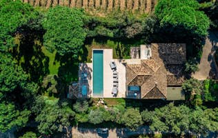 location - Marres - Luxury Home with Pool and Garden  location - Marres - This luxury home features a private pool and a beautiful garden surrounded by lush green trees. Ideal for a dream life.