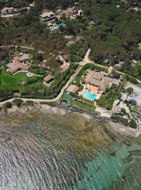 location - Domaine des Salins - Luxury Villa with Pool and Sea View  location - Domaine des Salins - Discover this stunning luxury villa located near the sea, with a private pool and breathtaking ocean views. Ideal for a dream life.