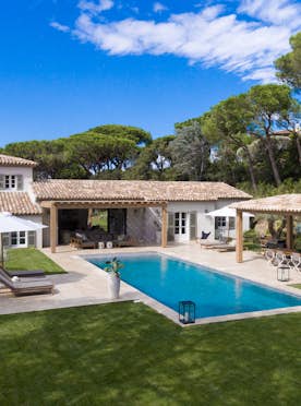 location - Agapé - Modern villa with private pool and lush garden  location - Agapé - Discover this stunning modern villa with a private pool and lush garden. Perfect for comfort and nature lovers.