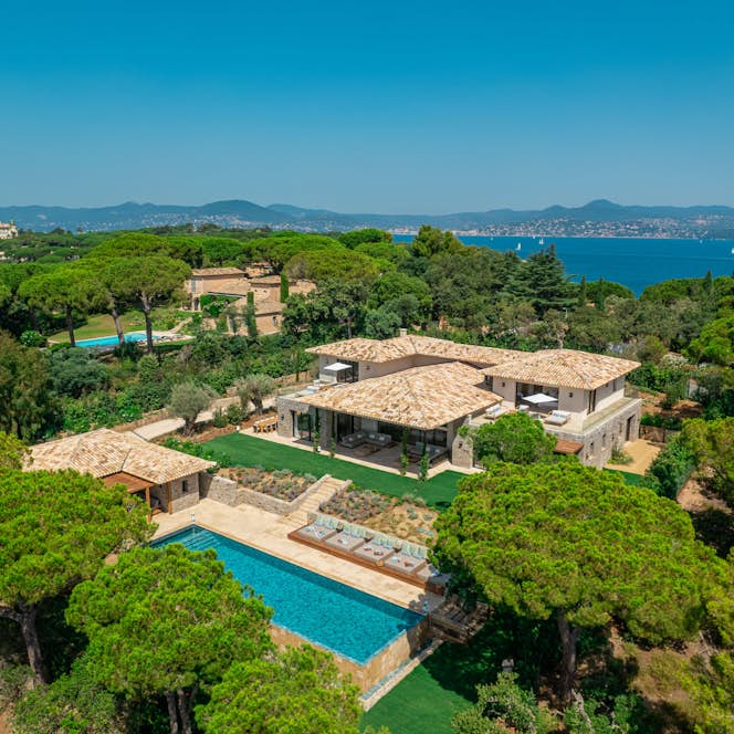 location - Horizon - Luxury Villa with Pool and Sea View  location - Horizon - Discover this stunning luxury villa featuring a private pool and breathtaking sea views. Perfect for a dream life.