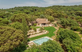 location - La Ribote - Luxury home with pool and garden  location - La Ribote - Beautiful luxury home nestled in a natural setting, surrounded by a lush garden and a private pool. Ideal for a dream life in the countryside.