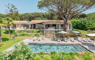 location - Marco Polo - Modern villa with private pool and lush garden  location - Marco Polo - This stunning modern villa features a private pool, well-maintained garden, and breathtaking views of the surrounding nature. Ideal for a luxurious and relaxing lifestyle.