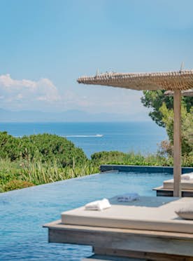 location - Tahaa - Pool with stunning sea view  location - Tahaa - Discover this beautiful pool with a breathtaking sea view. Perfect for relaxation and leisure moments.