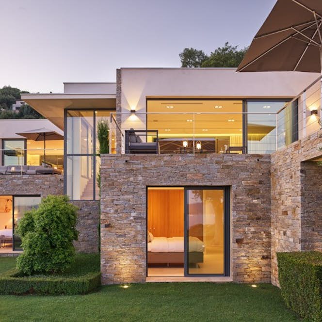 location - Arthur - Modern house with garden and panoramic view  location - Arthur - This modern house features a stone facade, well-maintained garden, and panoramic view of the surrounding nature. Ideal for a life of luxury and comfort.